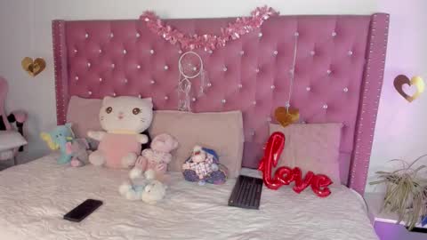 Jade online show from March 4, 8:59 pm