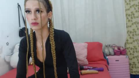 Snapshot of jade_watson19 chatting on February 17, 7:42 pm Jade Watson online show from February 17, 7:42 pm