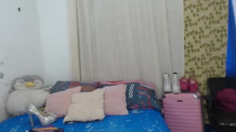 Snapshot of jade_watson19 chatting on February 27, 3:59 pm Jade Watson online show from February 27, 3:59 pm