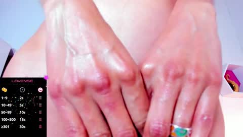 jade white  online show from December 24, 3:05 pm