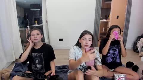 Snapshot of jade_ws chatting on March 7, 5:40 am Jade online show from March 7, 5:40 am