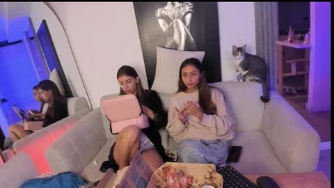 Snapshot of jade_ws chatting on October 16, 2:01 am Jade online show from October 16, 2:01 am