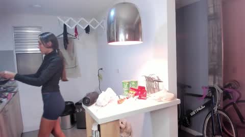 Snapshot of jade_ws chatting on November 9, 12:20 am Jade online show from November 9, 12:20 am