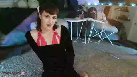 Snapshot of jadedfemboy chatting on December 18, 10:02 pm Jaden Lynx online show from December 18, 10:02 pm