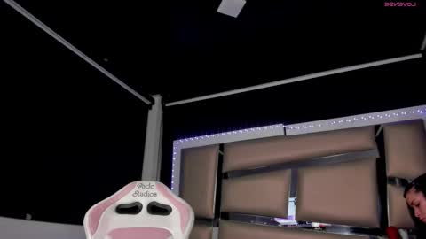 jadeestudios online show from September 12, 2:11 am