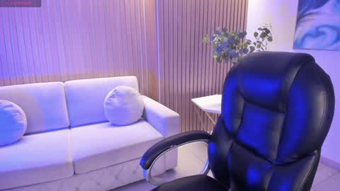 JADE EVANS online show from December 22, 9:09 pm