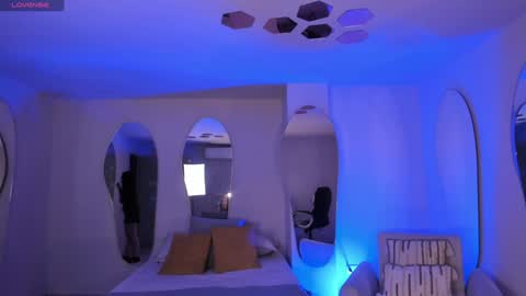 JADE EVANS online show from January 5, 5:41 pm