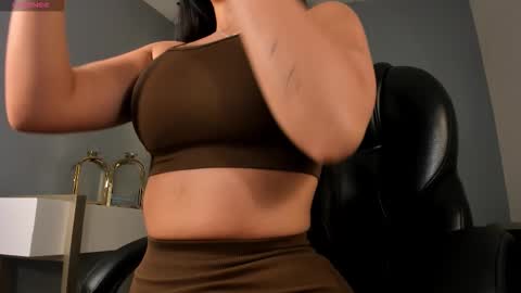 JADE EVANS online show from October 9, 5:44 pm