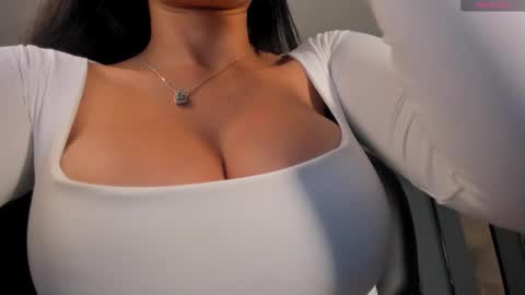 JADE EVANS online show from November 1, 12:40 pm