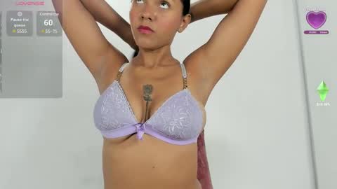 Snapshot of jadesmiith1 chatting on January 26, 2:35 am Jade Smith online show from January 26, 2:35 am