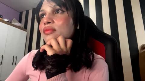 Mia online show from January 17, 8:45 pm