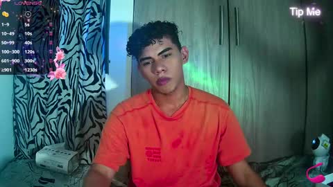 javi15  online show from December 2, 7:25 am