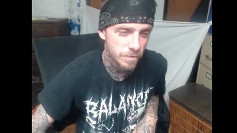 showingitoff online show from December 22, 6:43 am