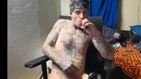 showingitoff online show from January 8, 5:10 am