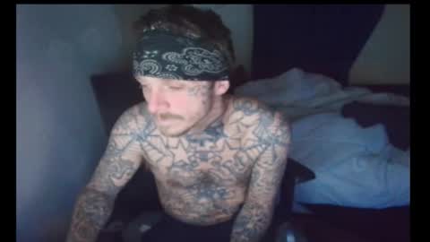 showingitoff online show from February 1, 7:40 am