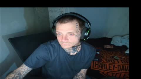 showingitoff online show from March 9, 2:15 am