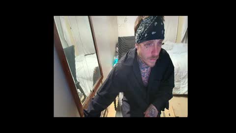 showingitoff online show from April 9, 5:40 am