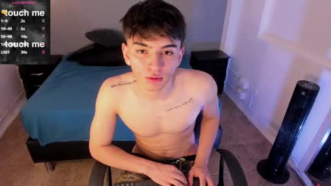 Snapshot of jake33__ chatting on December 11, 8:50 pm jake online show from December 11, 8:50 pm