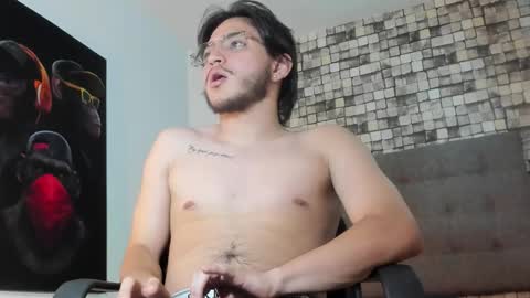 Snapshot of jake33__ chatting on November 20, 2:56 am jake online show from November 20, 2:56 am