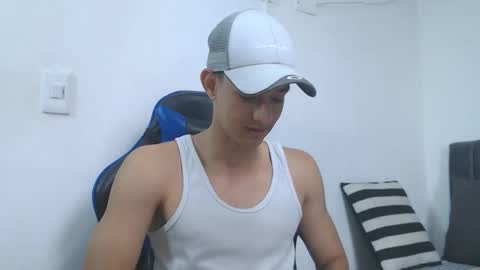 Hi guys im new 3 online show from February 10, 8:02 pm