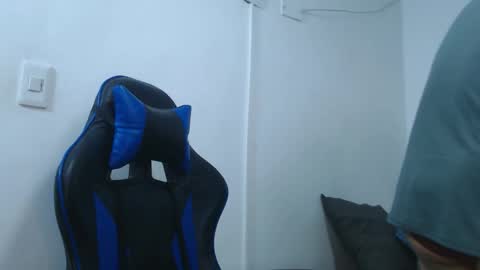 Hi guys im new 3 online show from March 5, 10:17 pm