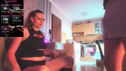 Snapshot of jake_stallion chatting on October 20, 7:53 am Jake and Mal online show from October 20, 7:53 am