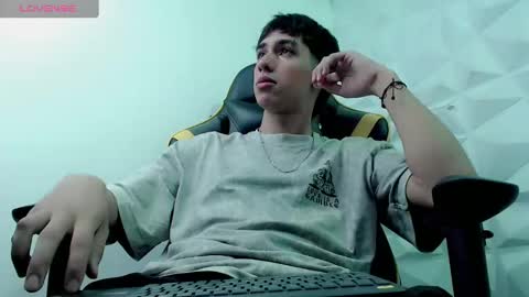 Snapshot of jake_tripp chatting on December 28, 3:37 am jake_tripp online show from December 28, 3:37 am