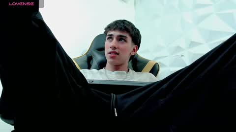 Snapshot of jake_tripp chatting on December 29, 6:45 am jake_tripp online show from December 29, 6:45 am