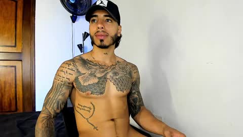 Snapshot of jakee_brown chatting on January 28, 5:00 am Santiago online show from January 28, 5:00 am