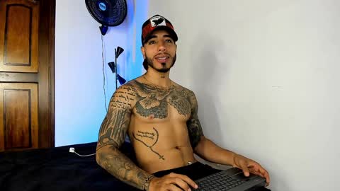 Snapshot of jakee_brown chatting on January 28, 6:28 pm Santiago online show from January 28, 6:28 pm