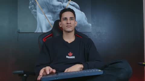 Snapshot of jakemoxley chatting on September 13, 4:01 am JakeMoxley online show from September 13, 4:01 am