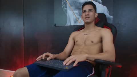 Snapshot of jakemoxley chatting on October 24, 12:45 pm JakeMoxley online show from October 24, 12:45 pm