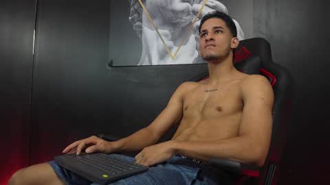 Snapshot of jakemoxley chatting on November 27, 12:40 pm JakeMoxley online show from November 27, 12:40 pm