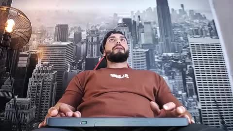 Snapshot of jakeskye chatting on December 6, 2:13 am JakeSkye online show from December 6, 2:13 am