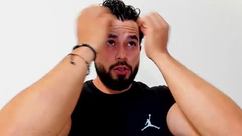 Snapshot of jakeskye chatting on December 11, 12:23 am JakeSkye online show from December 11, 12:23 am