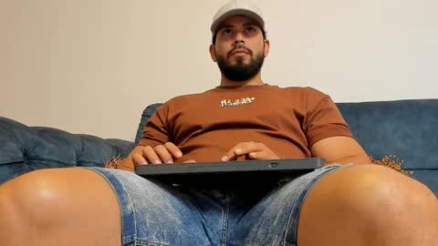 Snapshot of jakeskye chatting on December 18, 2:10 am JakeSkye online show from December 18, 2:10 am