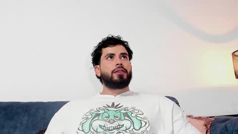 Snapshot of jakeskye chatting on January 9, 2:11 am JakeSkye online show from January 9, 2:11 am