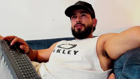 Snapshot of jakeskye chatting on January 16, 5:32 am JakeSkye online show from January 16, 5:32 am