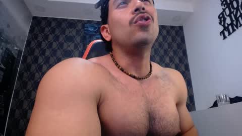 Snapshot of jakeskye chatting on February 28, 4:54 am JakeSkye online show from February 28, 4:54 am