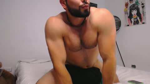 Snapshot of jakeskye chatting on October 22, 7:57 pm JakeSkye online show from October 22, 7:57 pm