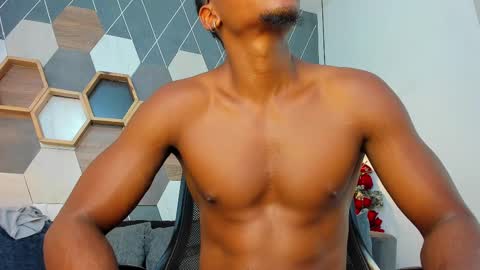 Snapshot of jamalmyst_ chatting on February 15, 5:09 am online show from February 15, 5:09 am