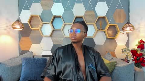 Snapshot of jamalmyst_ chatting on February 15, 8:33 am online show from February 15, 8:33 am