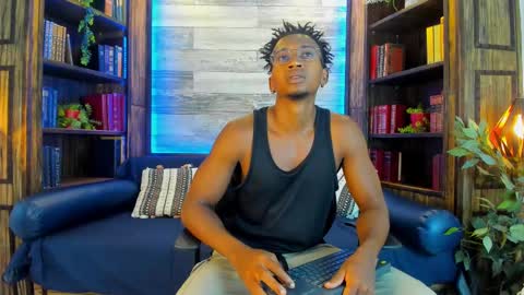 Snapshot of jamalmyst_ chatting on February 16, 11:48 pm online show from February 16, 11:48 pm
