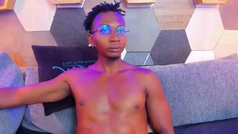 Snapshot of jamalmyst_ chatting on March 4, 2:06 am online show from March 4, 2:06 am