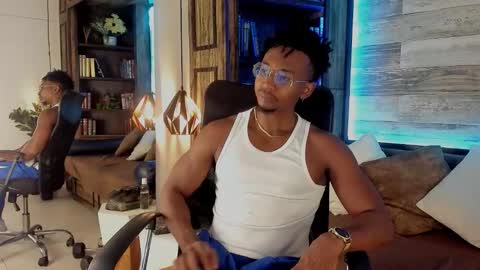 Snapshot of jamalmyst_ chatting on October 16, 4:02 am online show from October 16, 4:02 am