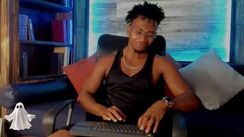Snapshot of jamalmyst_ chatting on October 17, 4:37 am online show from October 17, 4:37 am