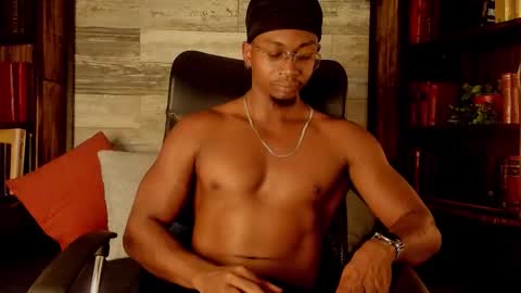 Snapshot of jamalmyst_ chatting on October 18, 4:04 am online show from October 18, 4:04 am