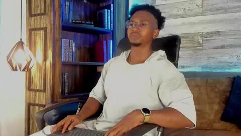 Snapshot of jamalmyst_ chatting on November 4, 3:38 am online show from November 4, 3:38 am