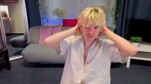 Snapshot of jamemiller chatting on February 27, 9:26 pm JameMiller online show from February 27, 9:26 pm