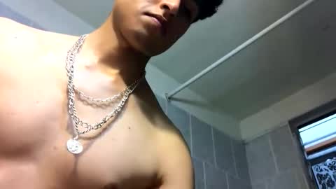 Snapshot of james2002og chatting on November 8, 7:12 pm james2002og online show from November 8, 7:12 pm